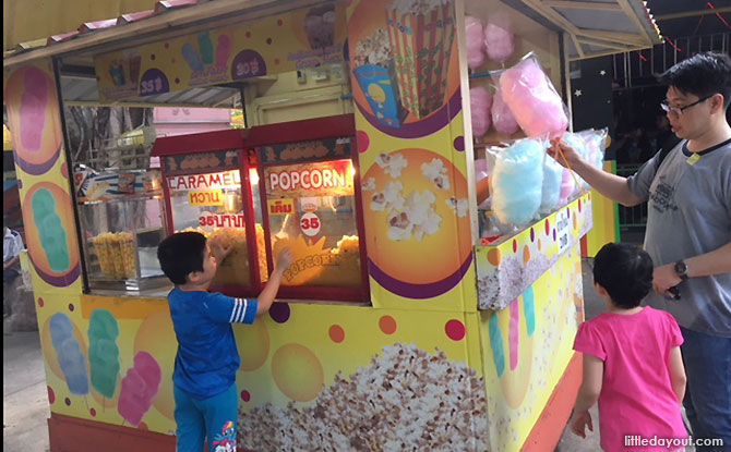 Popcorn stand