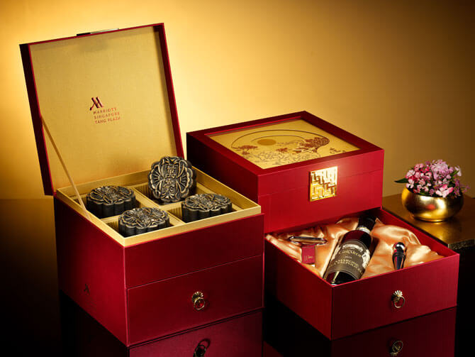 Singapore Marriott Tang Plaza Hotel Mooncakes in Singapore 2018