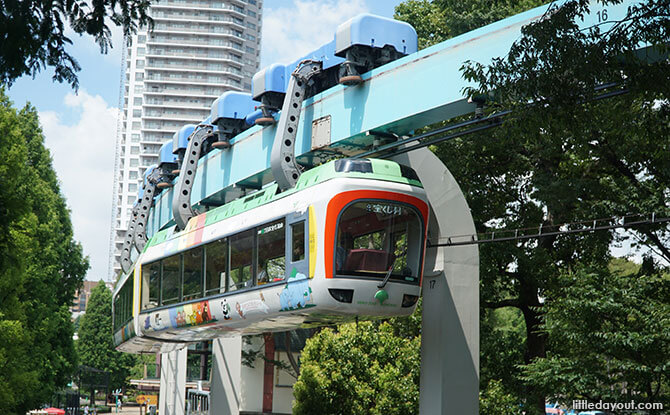 Monorail at Ueno Zoo