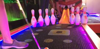 Holey Moley Singapore: Mini Golf At Clarke Quay