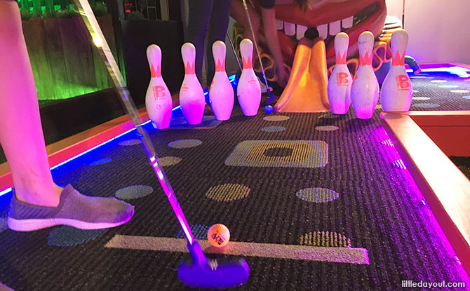 Holey Moley Singapore: Mini Golf At Clarke Quay