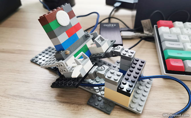 How To Build A LEGO Phone Holder