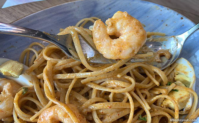 Laksa Aglio Olio with Prawn