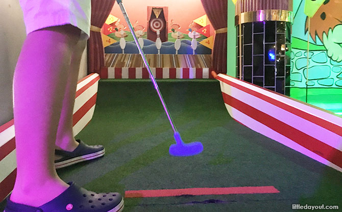 Carnival mini golf hole