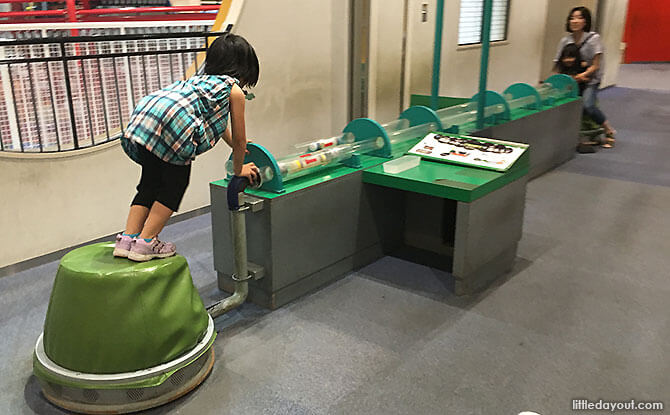 Science learning at Kids Plaza Osaka