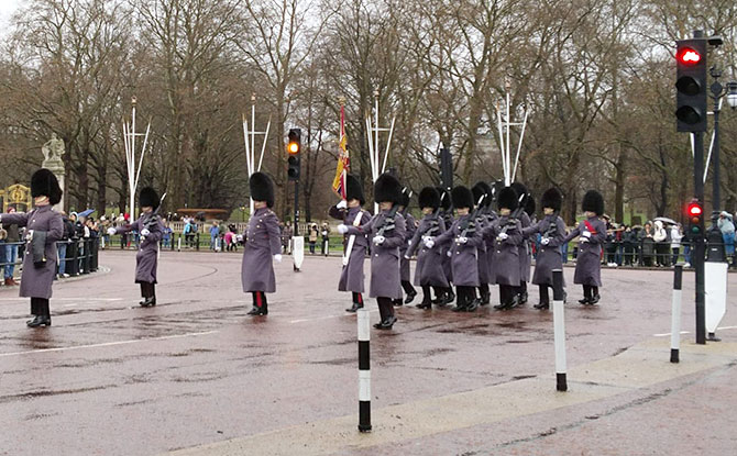 Buckingham Palace, Changing of the Guard