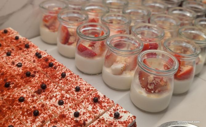 Sky22 Courtyard by Marriott Singapore Novena : A Refreshed Modern Asian Menu with Familiar Flavours 10 free-flow of poached prawns, soups, salads and desserts.