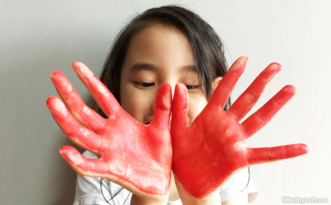 Let the kids have fun making an artistic mess! To ensure their safety, we’ll be using the same non-toxic acrylic paint that MindChamps regularly uses for its own students.