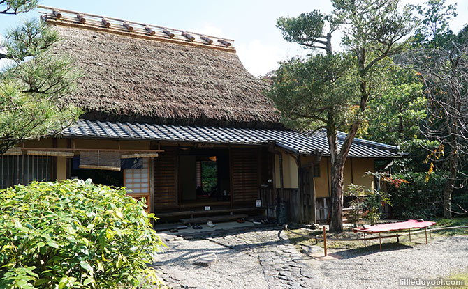 Isuien Gardens teahouse.