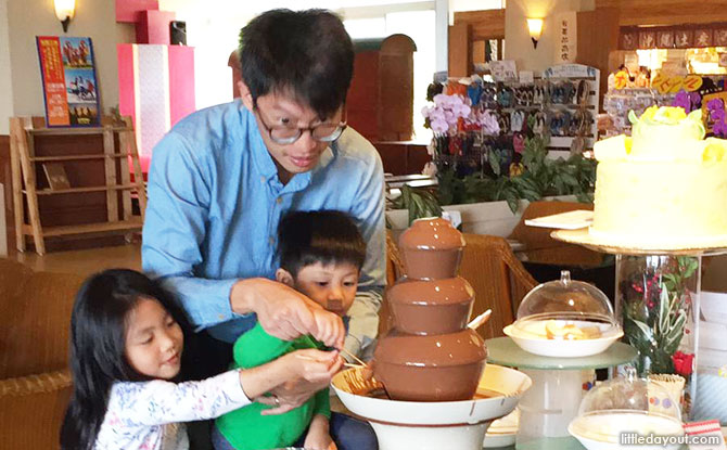 Dessert buffet lunch