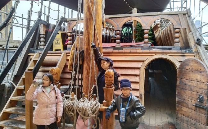 Golden Hinde