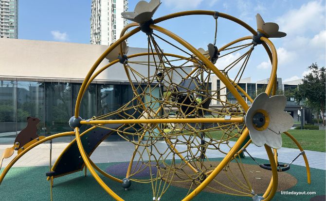 Aperia Mall Playground: Play Within A Flower Sphere Aperia Mall Playground: Play Within A Flower Sphere