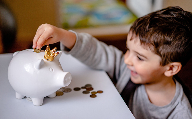Teaching Money Management to Kids using Piggy Bank