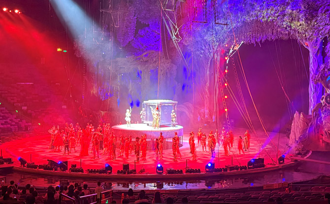 Guangzhou Chimelong Resort's Parks: Family Review 10 gravity-defying acrobats, the firemen trampoline act, and the heart-stopping motorcycle stunts