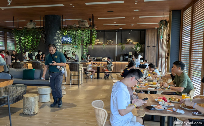 Meals at the Communal Dining Hall