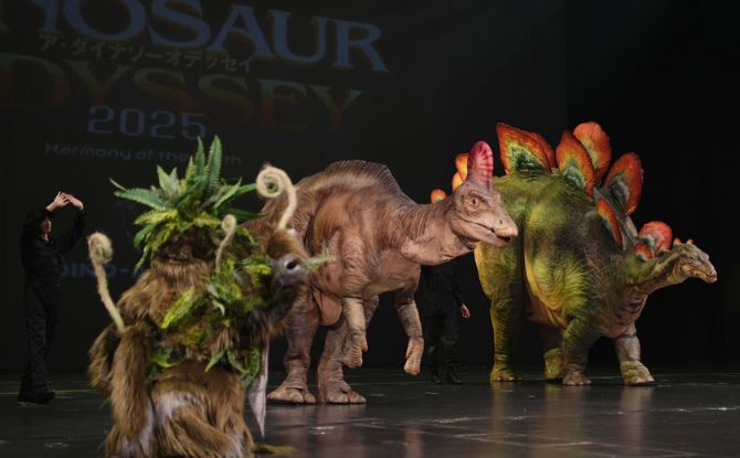 DINOSAUR ODYSSEY: World’s Most Realistic Dinosaur Show Coming To Singapore In Dec 2026 2 Dinosaurs To Be Featured At The DINOSAUR ODYSSEY Show