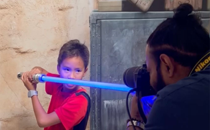 Disney Adventure Cruise Guide: 7 Themed Areas, Dining Spots, Fun Activities & Useful Tips 36 Practical Facilities for Guests and Families - Photography Services