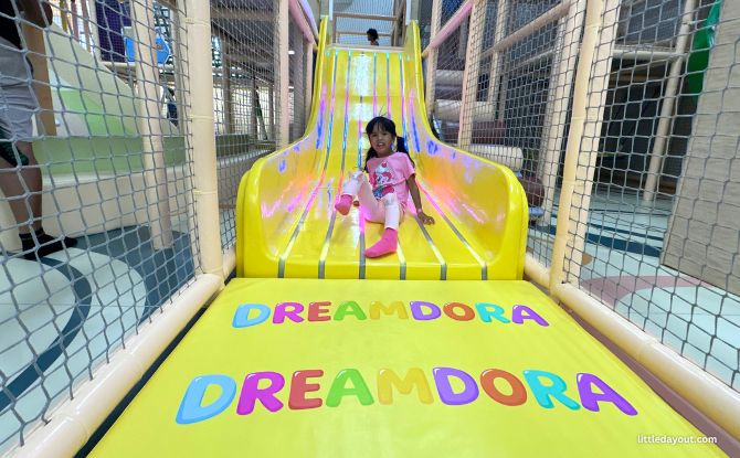 DreamDora: Indoor Playground At Dunearn Mall With Mini Ferris Wheel & More 5 LED slide