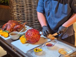 Dusit Thani Laguna Singapore: Passport to Christmas Buffet