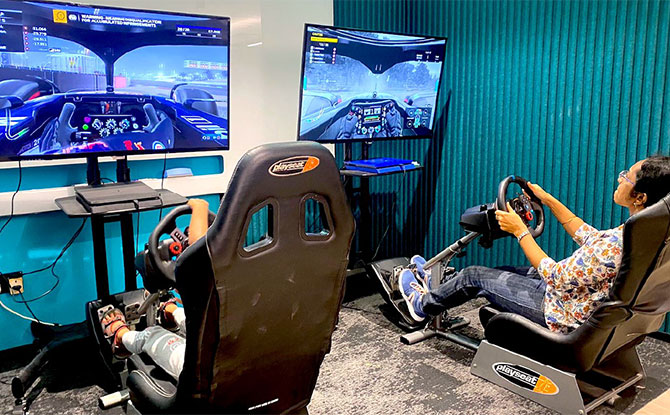 F1 Race Simulator