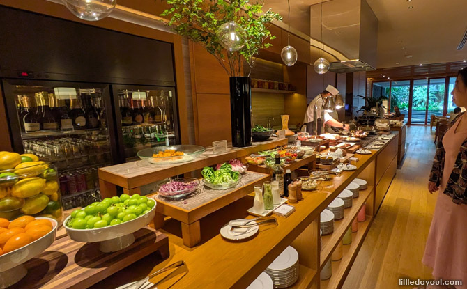 Grand Hyatt's 10|Scotts' Afternoon Tea