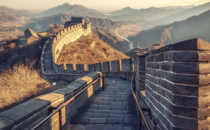 Great Wall of China Facts for Kids - Great Wall of China against the Mountains