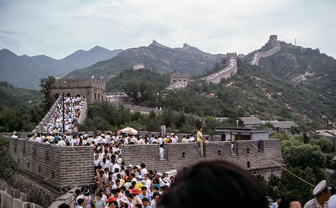 Great Wall of China Facts for Kids - Many Tourists Visiting