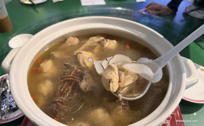 HEY KEE HK Seafood Restaurant Review: A Refreshed Menu & Live Crab Deal 7 Double-boiled Chicken Soup