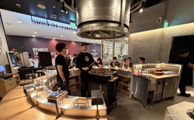 Hikiniku To Come: Hamburg "Steak-On-Rice" From Tokyo Now In Singapore 4 seat around the charcoal grills, where the hamburg steaks are served individually and placed on a small personal grill