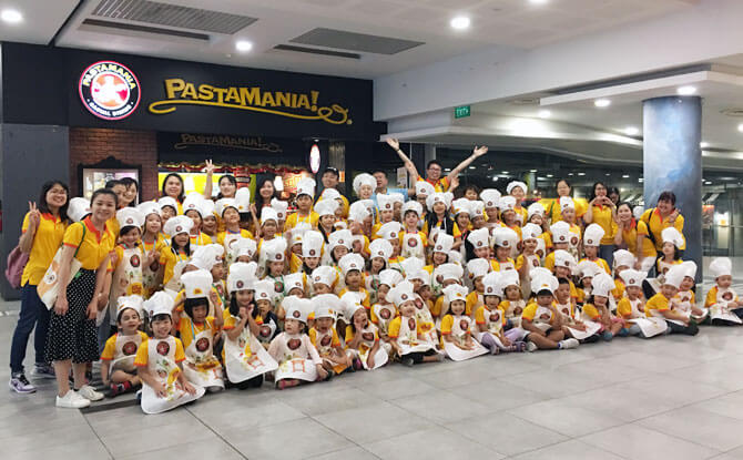 Pizza-making activity, part of Hua Language Centre's Holiday Camp