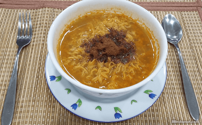 Curry Maggi with Chocolate