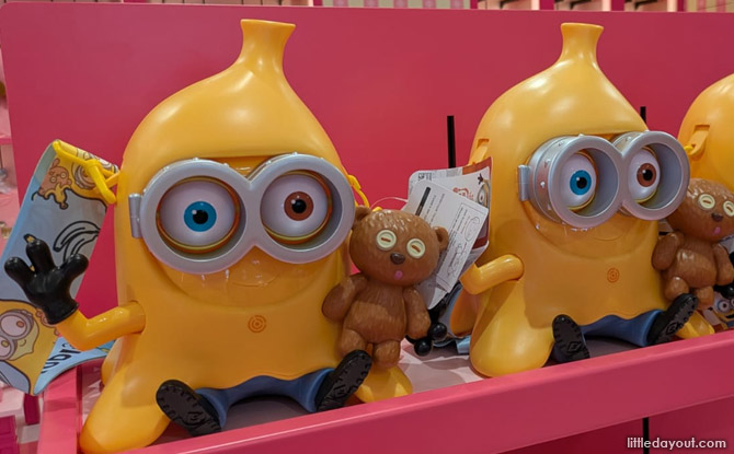 Minion Land popcorn carrier