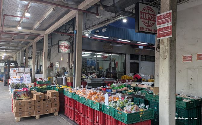 Guide To Pasir Panjang Wholesale Market 7 For fruits in loose numbers, try the stalls at Blocks 20 to 23.