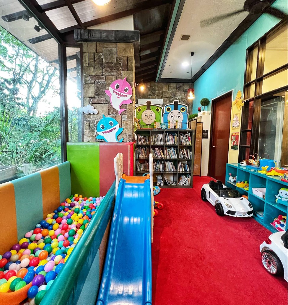 Amazing List Of 50+ Kid-Friendly Cafes & Restaurants With Playgrounds & Play Spaces 22 quentins