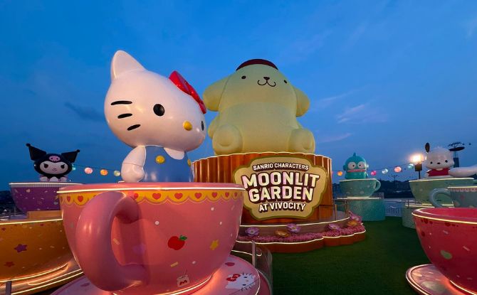 Sanrio Characters Moonlit Garden: VivoCity Celebrates Mid-Autumn Festival With Lanterns, Carnival & More Sanrio Characters Moonlit Garden: VivoCity Celebrates Mid-Autumn Festival With Lanterns, Carnival & More