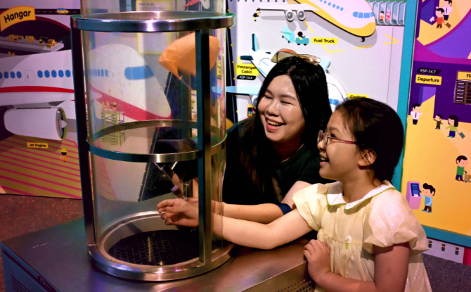7 Top Reasons To Visit Science Centre Singapore During The Year-End School Holidays 2025 1 Science Centre Singapore: Fun & Fond Memories Waiting To Be Made This November and December School Holidays 2025