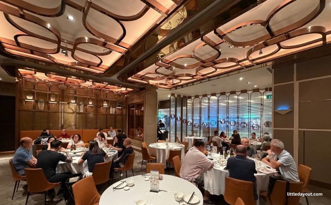 Seafood Paradise Review: New Outlet At Scotts Square 1 seafood paradise interiors