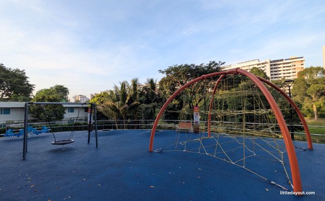 Sunset Way HDB Playground: Intergenerational Exercise & Sports Hub 1 Sunset Way PCN Playground: Netted Tower, See-Saw, Trampolines