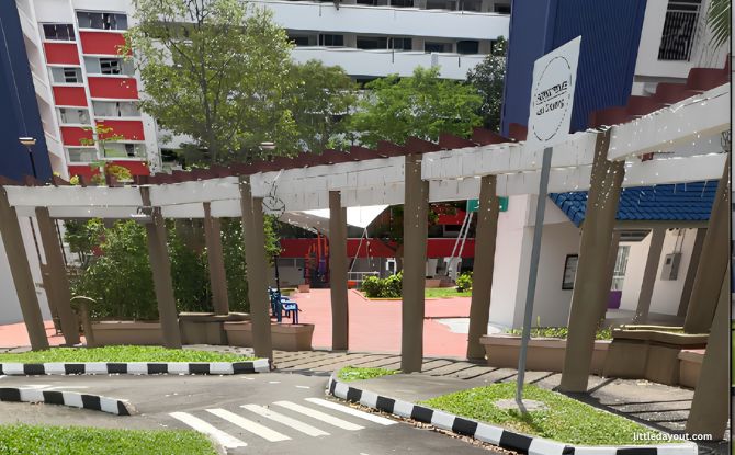 Tampines Street 21 Mini Road Safety Park: Asphalt Course With Yellow Box 2 features of the Tampines Street 21 Mini Road Safety Park