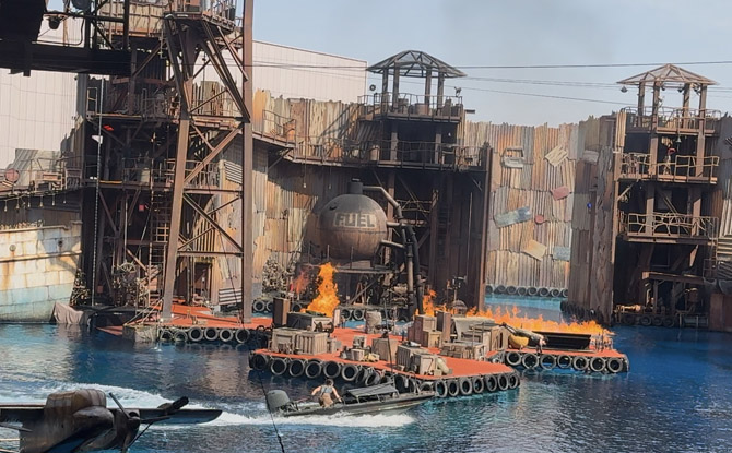 Universal Studios Beijing: Top Tips & Must-Knows Before Visiting 5 WaterWorld stunt show