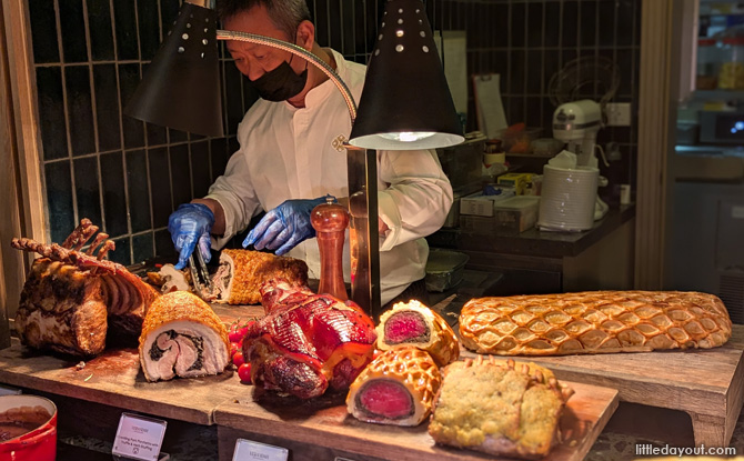 Le Grande Christmas Roast - savour eight different cuts of premium meats