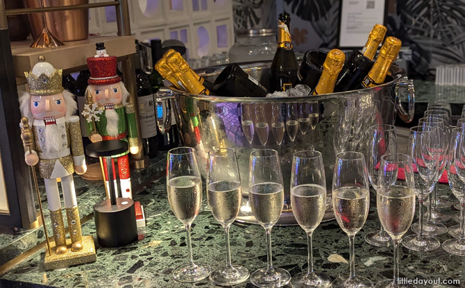 Verandah Rooftop Rotisserie christmas2025 09