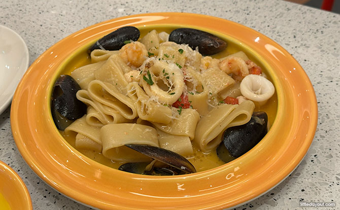 Vicoletto Osteria: Comforting Pizzas & Pastas At VivoCity 5 Seafood L'anello