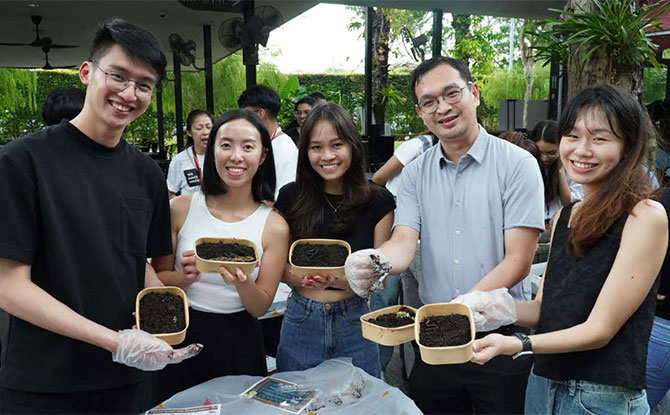 Wiggle Works Vermicomposting Workshop at Changi Airport