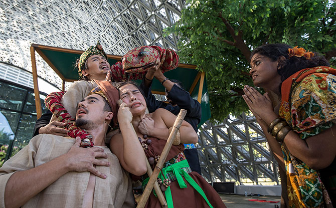 Traditional Tales Of Swordfish And The Friendly Snake Come Alive At Gardens By The Bay’s Legends Of Singapore a-The-unlikely-friendship-between-a-girl-and-a-snake-comes-to-life-at-Gardens-by-the-Bay-this-August---Photo-1