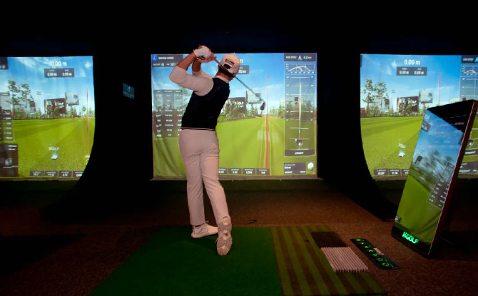 Hidden Castle Golf Club: Tee Off At The Indoor Golf Simulator