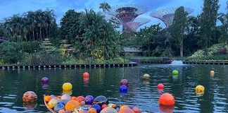 Enjoy Free Entry For Kids At The Chihuly Exhibition Outdoor Gardens & Gallery