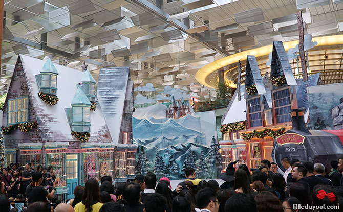 Harry Potter Fans, Get Spellbound At A Wizarding World Holiday In Changi Airport This Year-End 2018