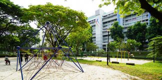 Bedok Town Park: A Walk In The Park Next To The PIE