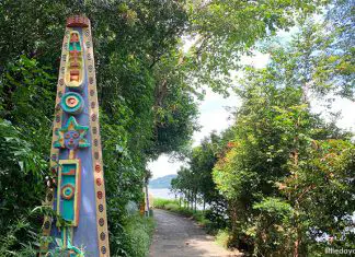 Sentosa Coastal Trail: Totem Poles, Monoliths & Harbour Views